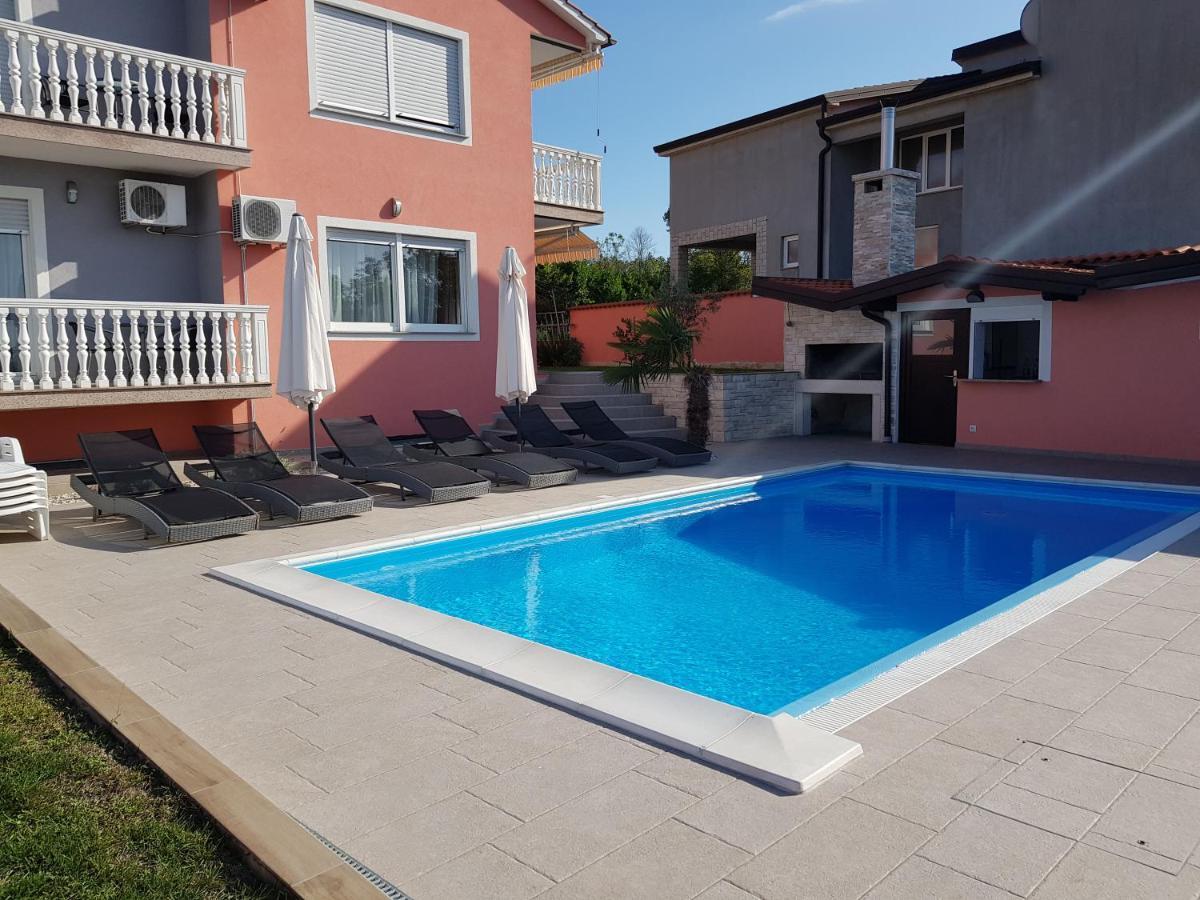 בוג'ה Ferienhaus Bucic מראה חיצוני תמונה